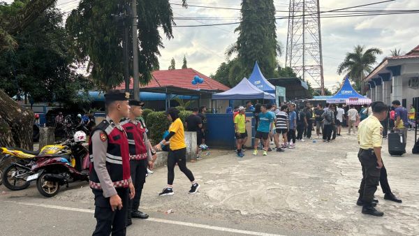 Personel Polres Sinjai Amankan Rute yang Dilalui Peserta Fun Run