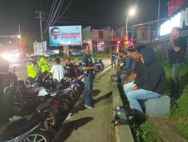 Tingkatkan Keamanan, Polres Sinjai Gelar Patroli Malam