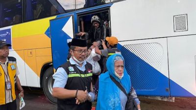446 Jemaah Haji Kloter 29 Tiba di Makassar, 1 Wafat