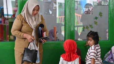 Keren, Pj Bupati Sinjai Beri Izin ASN Dampingi Anak Hari Pertama Sekolah