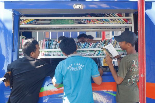 Penuhi Kebutuhan Literasi WBP, Lapas Takalar Rutin Datangkan Perpusling