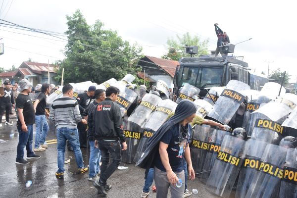 Polres Bulukumba Gelar Simulasi Pengamanan Aksi Demo di Kantor KPU