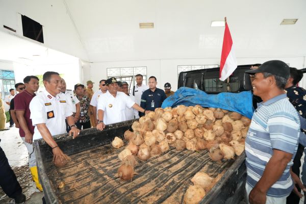 Penyangga IKN, Pj Bahtiar Cek Kesiapan Pelabuhan Layani Pengiriman Pangan