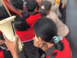 Massa Seruan Aksi Peringatan Darurat Sempat Dibubar Paksa