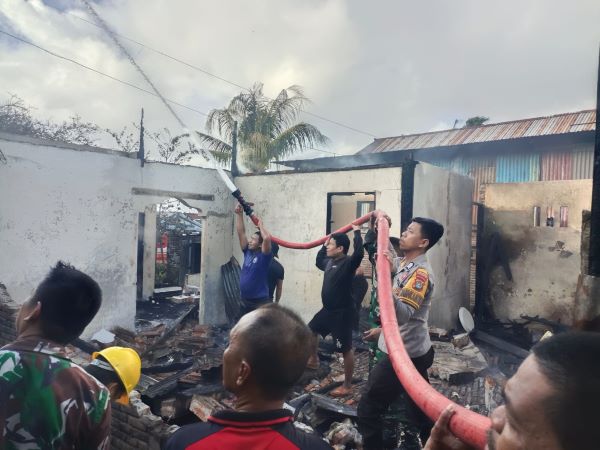 3 Rumah Warga di Majene Hangus Terbakar