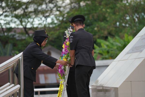 Hari Pengayoman Ke-79, Plt Kakanwil Kemenkumham Sulsel Gelar Tabur Bunga