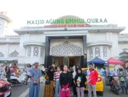 Viral Video Warga Joget Depan Masjid Agung Sengkang, Berujung Permintaan Maaf