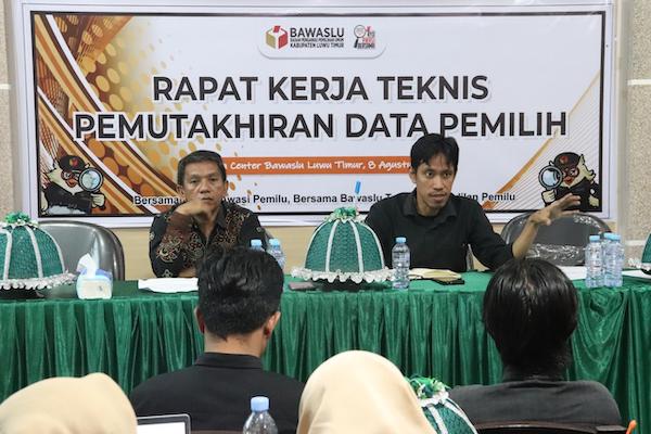 Bawaslu Lutim dan Panwascam Konsolidasi Data Pemilih Hasil Pengawasan