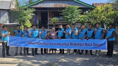 Yaga Yingde Group Salurkan Beasiswa Kurang Mampu di SD Ujungloe Jeneponto