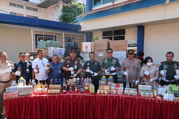 Bea Cukai Makassar Musnahkan Barang Ilegal Senilai Rp 3 Miliar