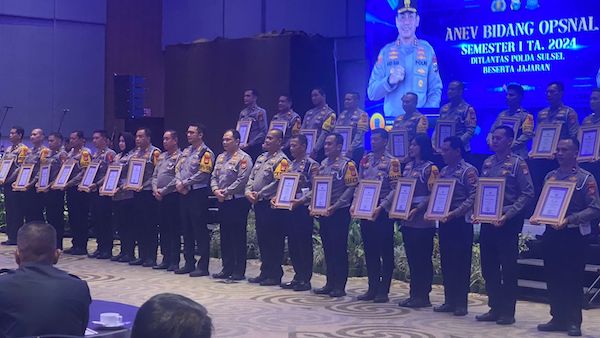 Polres Gowa Borong 2 Penghargaan di Anev Bidang Opsnal