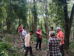 DLKH Sinjai Bersihkan Makam Pahlawan Jelang HUT RI