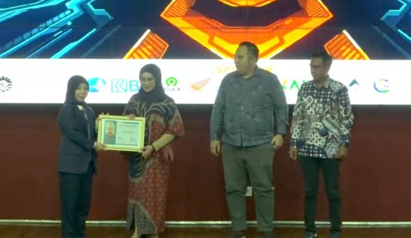 Bulog Cabang Makassar Raih Kabar Award 2024 Kategori Mitra Terbaik