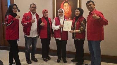 PDIP Serahkan B1KWK ke Indira-Ilham untuk Pilwalkot Makassar