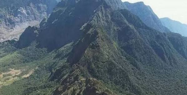 Seorang Pendaki Gunung Bawakaraeng Dievakuasi Tim SAR