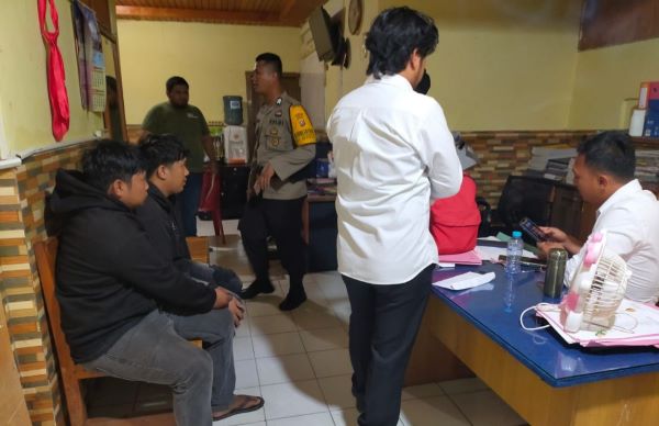 Polsek Mamuju Amankan Terduga Pelaku Penipuan di Karampuang