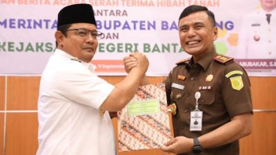 Hari Lahir Kejaksaan ke-79, Pj Bupati Banateng Serah Terima Hibah Tanah