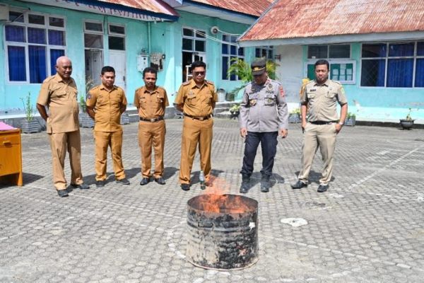 Antisipasi Penyalahgunaan Dokumen Negara, Disdik Sinjai Bakar Blanko Ijazah