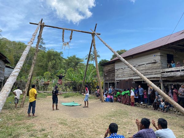 Uniknya Tradisi Mappadendang dan Mattojang, Pesta Pasca Panen Raya di Desa Pacekke Barru