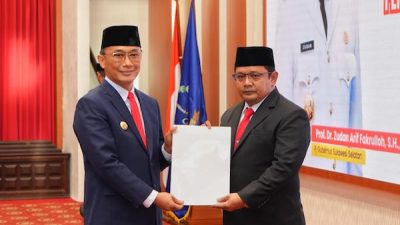 Andi Abubakar Terima SK Perpanjangan Jabatan Selaku Pj Bupati Bantaeng