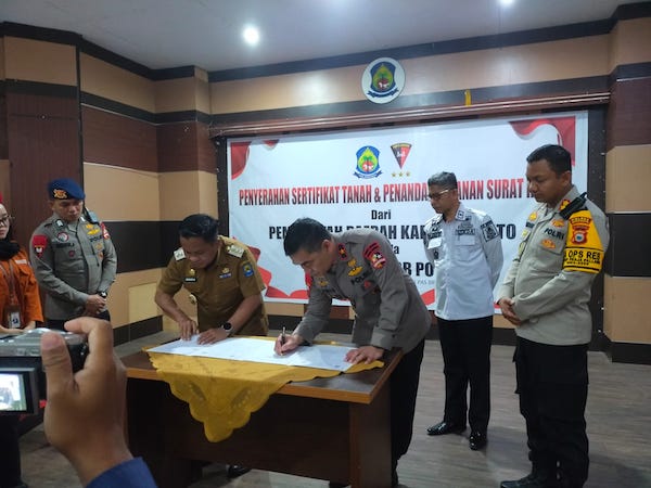 Pemkab Jeneponto Resmi Hibahkan Lahan 10 Hektar Pembangunan Markas Brimob