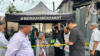 Wakil Bupati Bulukumba Serahkan Bantuan Kepada Korban Kebakaran