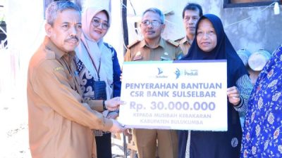 Pemkab Bulukumba Serahkan Bantuan CSR Bank Sulselbar Kepada Korban Kebakaran Tanah Kongkong