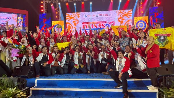 Unhas Juara Umum Pimnas ke-37 di Unair