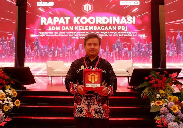 Pemprov Sulsel Raih Penghargaan Kepala UKPBJ Berprestasi Tingkat Nasional Berkat Market Place BajuBodo