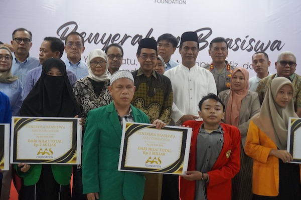 133 Mahasiswa Unhas Terima Beasiswa AAS Foundation