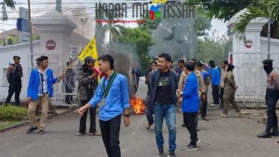 Demo di Depan Kantor Bupati Takalar, Ini Tuntutanya!