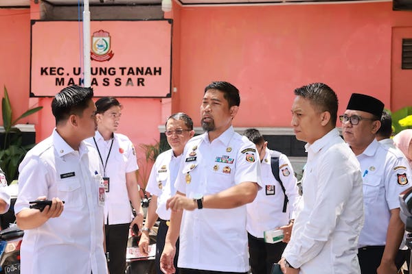 Pjs Wali Kota Makassar Tekankan Pelayanan Publik di Kecamatan Ujung Tanah