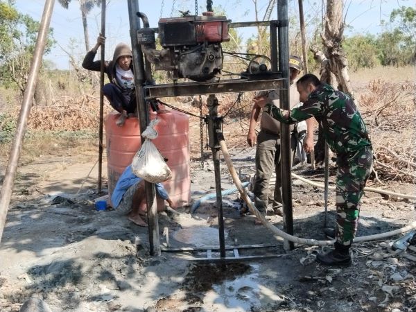 Tingkatkan Kesejahteraan Masyarakat Melalui Program TMMD, TNI Hadirkan Sumur Bor di Pedesaan