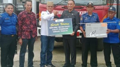 Damkar Takalar Terima Bantuan Mesin Pemotong Kayu dari PT Pegadaian