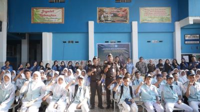 Edukasi Restorative Justice, Kejati Sulsel Gelar Peduli Pendidikan di SMPN 22 Makassar