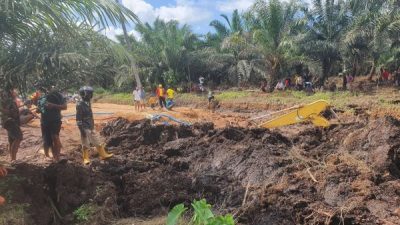 PUPR Bersama DPRD Sulbar Tinjau Fenomena Tanah Bergerak di Mateng