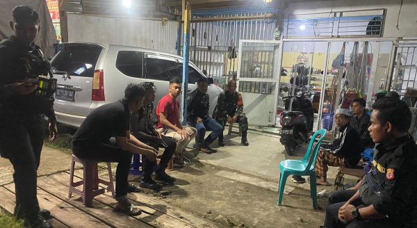 Kapolsek Mamuju-Tim Gabungan Datangi TKP Insiden Pengancaman Oleh ODGJ di Rangas