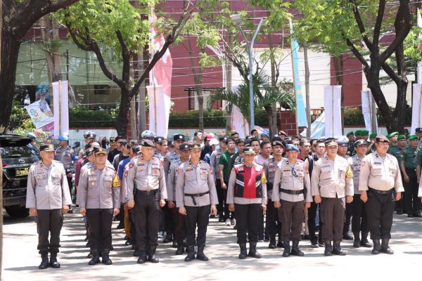 Ratusan Personel Polres Pelabuhan, Amankan Kampanye Akbar Pilkada Makassar