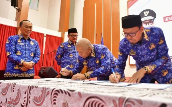 ASN Pemprov Sulsel Ikrar Bersama dan Tanda Tangani Pakta Integritas Netralitas