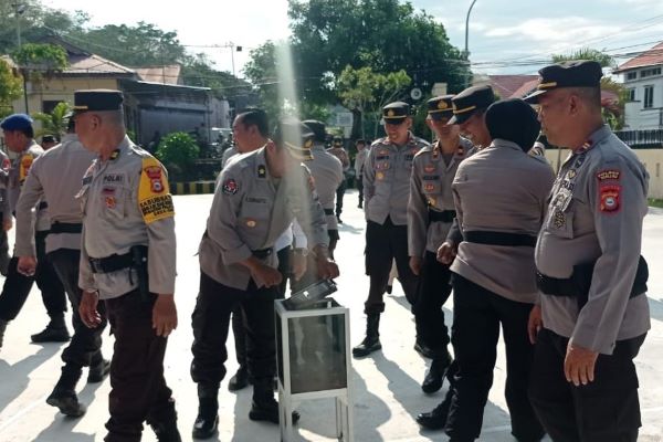 Polres Sinjai Berbagi, Ringankan Beban Warga Melalui Kotak Amal