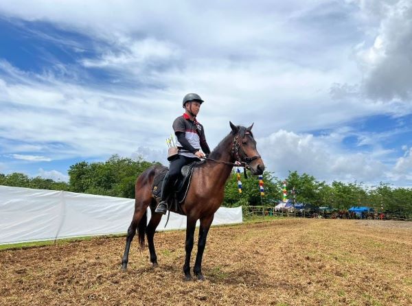 Putra Bupati Maros Sabet Juara Berkuda Memanah di Prancis