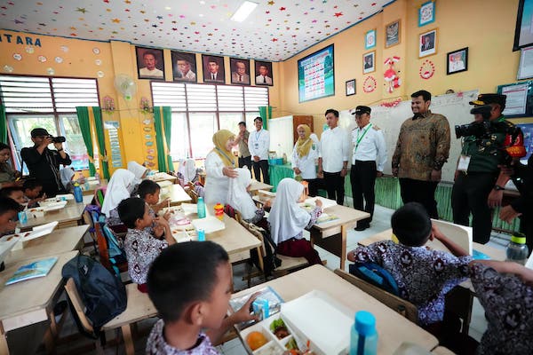 Pemprov Sulsel Komitmen Dukung Program Makan Bergizi Gratis Bagi Pelajar