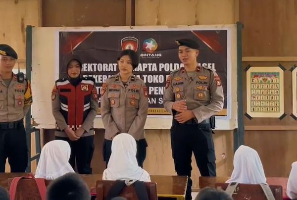 Samapta Polda Sulsel Patroli Peduli Pendidikan di Selayar