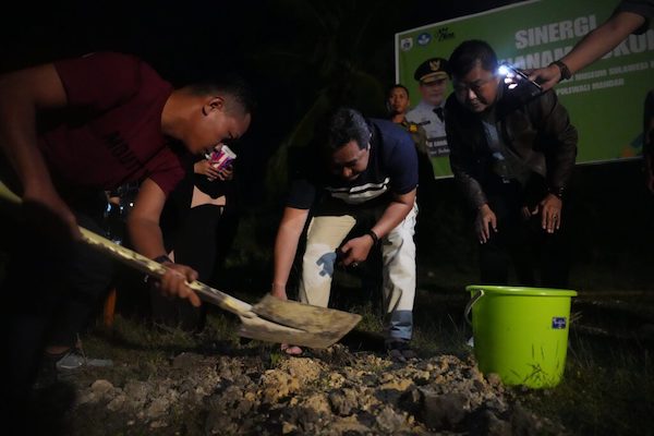 Kunjungi Taman Budaya Buttu Cipping, Pj Bahtiar Dorong Sulbar Menanam di Berbagai Titik