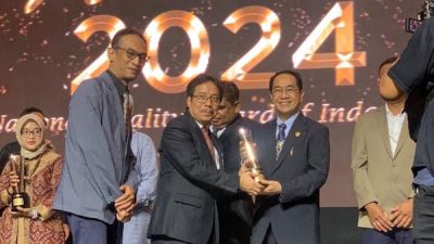 Unhas Raih Emas SNI Award 2024, Buktikan Pelayanan Pendidikan Berkualitas