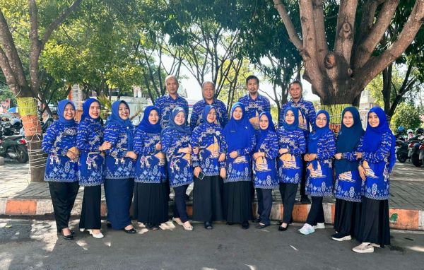 Hari Batik Nasional Pegawai RSUD Gunakan Batik