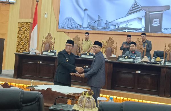 DPRD dan Pemkot Makassar Sepakati Perda APBD 2025 Tepat Waktu