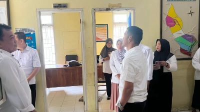 Pjs Bupati Majene Sidak Kantor Kelurahan, Dorong Peningkatan Pelayanan Publik