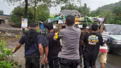 Cuaca Ekstrem, IRT Muda di Gowa Tewas Tertimpa Pohon Tumbang