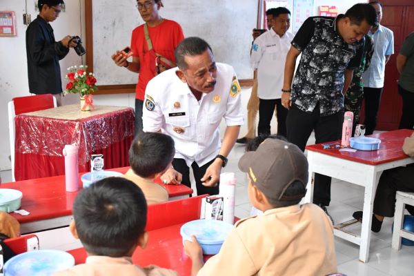 Pemda Sinjai Simulasikan Pemberian Makanan Bergizi Gratis ke Siswa